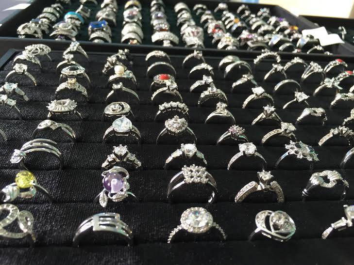 Bỏ sỉ trang sức bạc